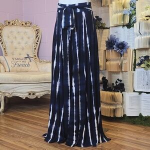 Tie-dye Gaucho Pants from Love Culture SM Blue&White